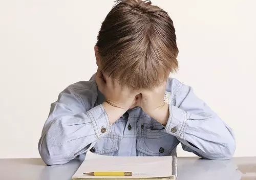 开学成为社会的关注点,有的人为博眼球,利用部分学生,家长的焦虑情绪