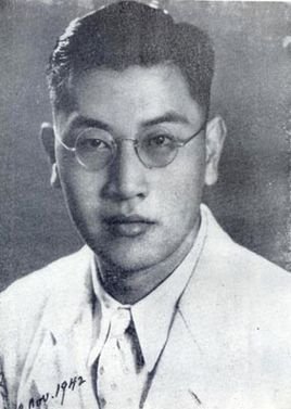 曾经和杜衡,张天翼和施蛰存等人成立了一个名谓"兰社"的文学小