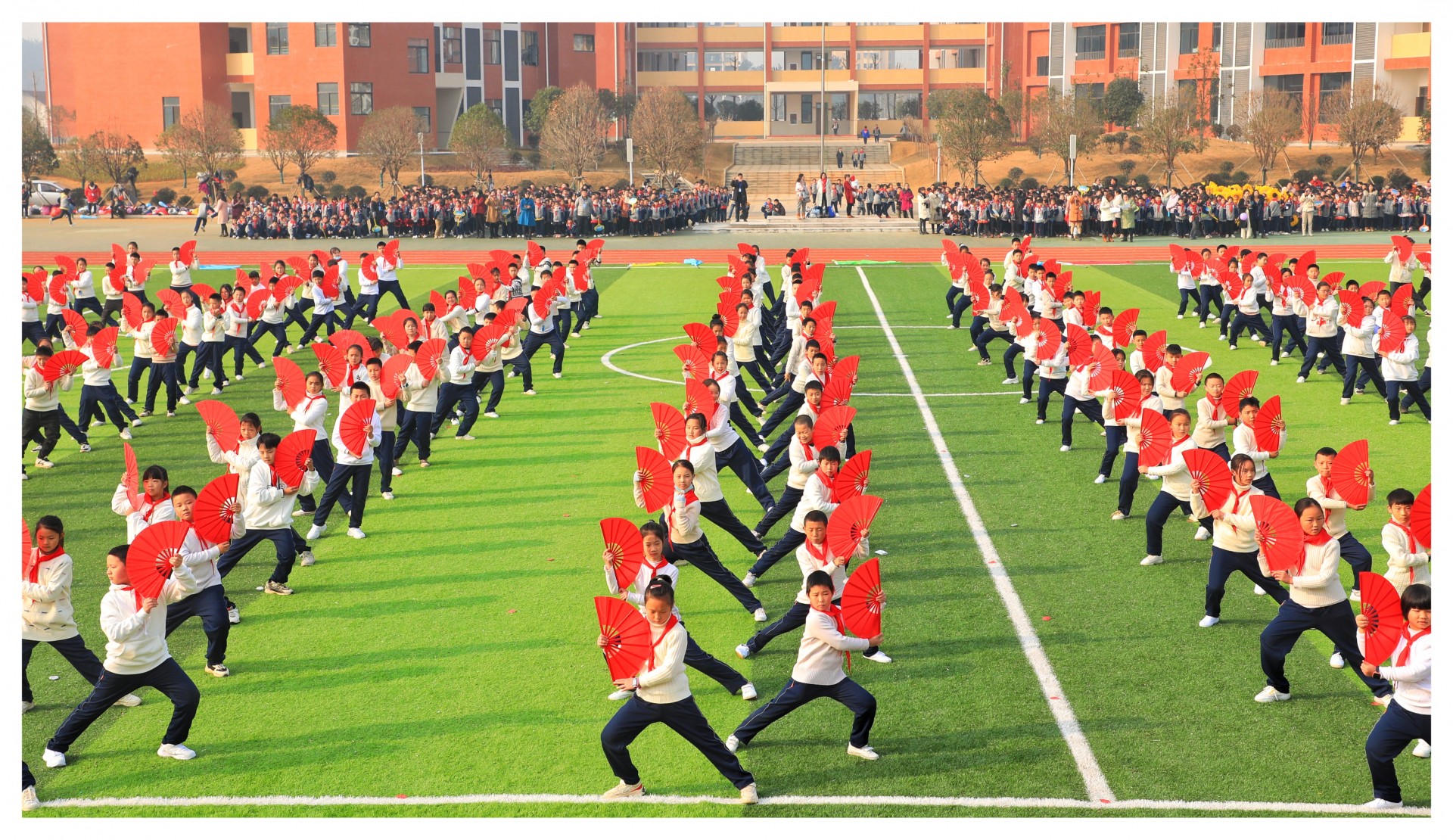 通山县迎宾路小学首届师生冬季运动会圆满落幕