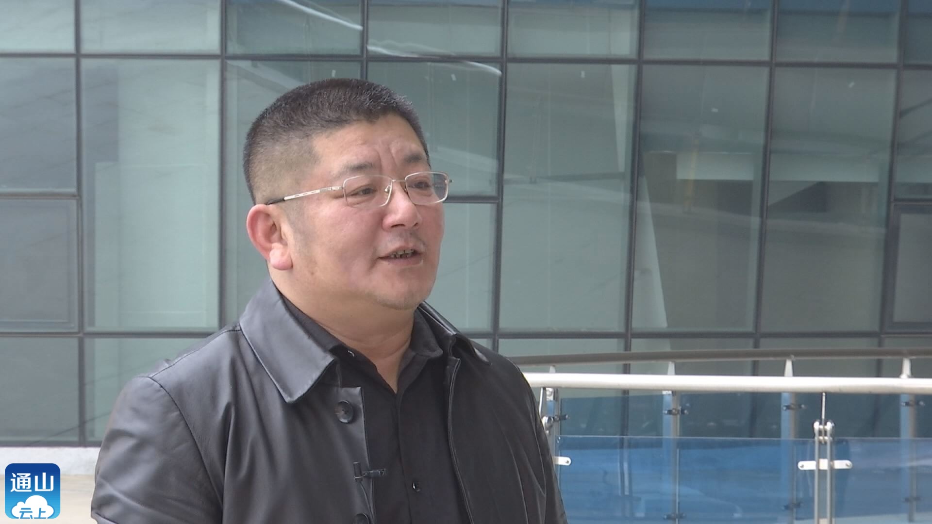 聚焦两会v视丨县政协委员分组学习讨论县委书记石玉华致辞和政协三个