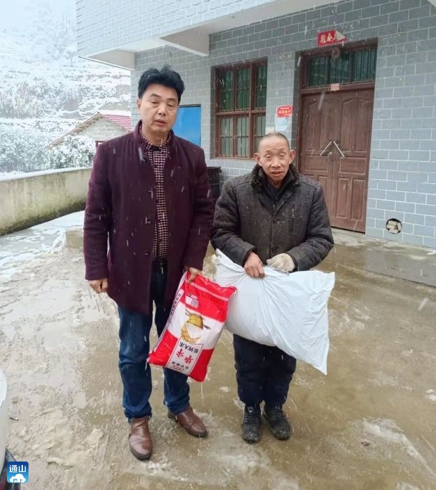 县住建局:开展春节走访慰问活动_云上通山