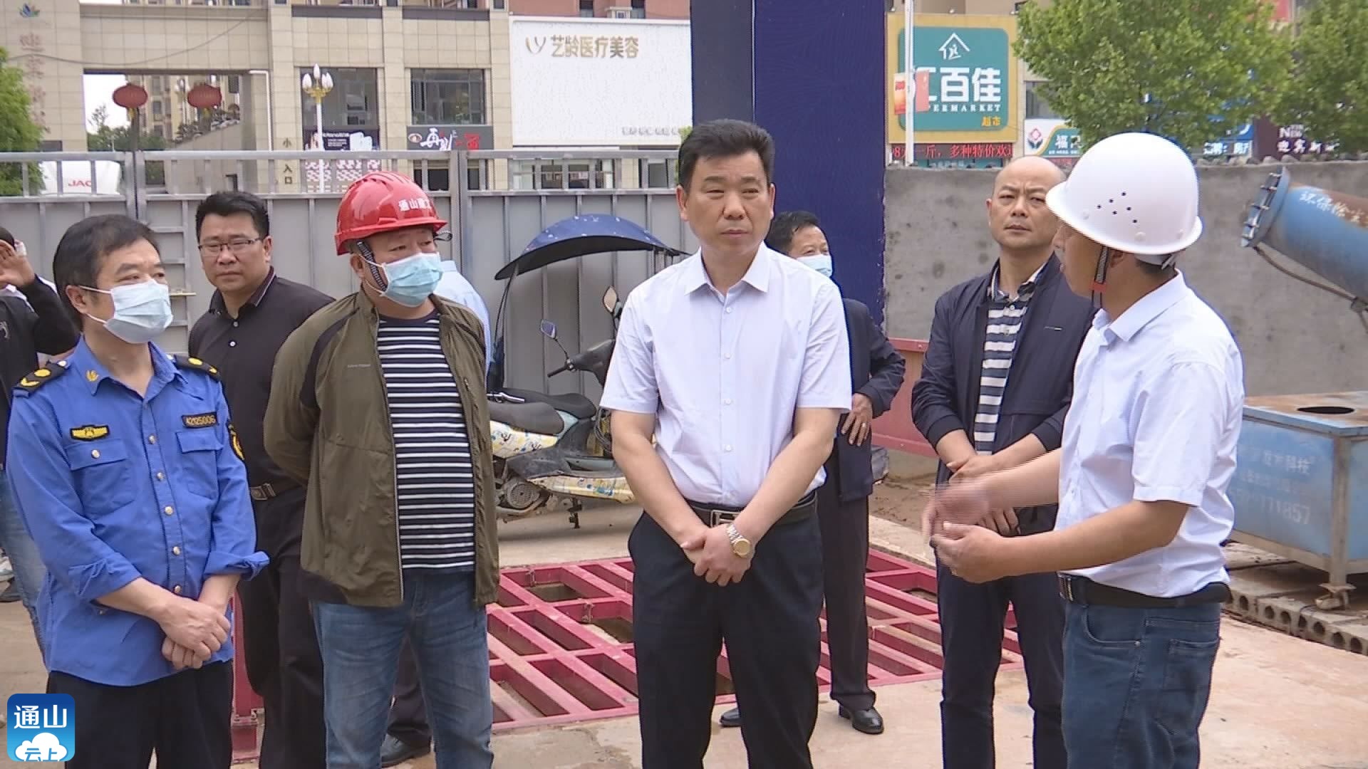 v视县领导检查建筑和燃气领域安全生产工作