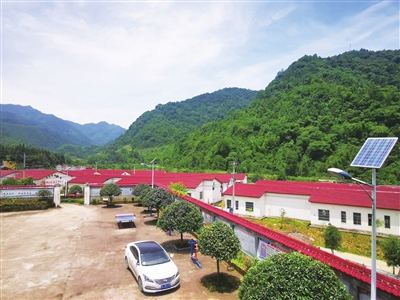 咸宁日报山水画卷在眼前通山县洪港镇郭源村蝶变记