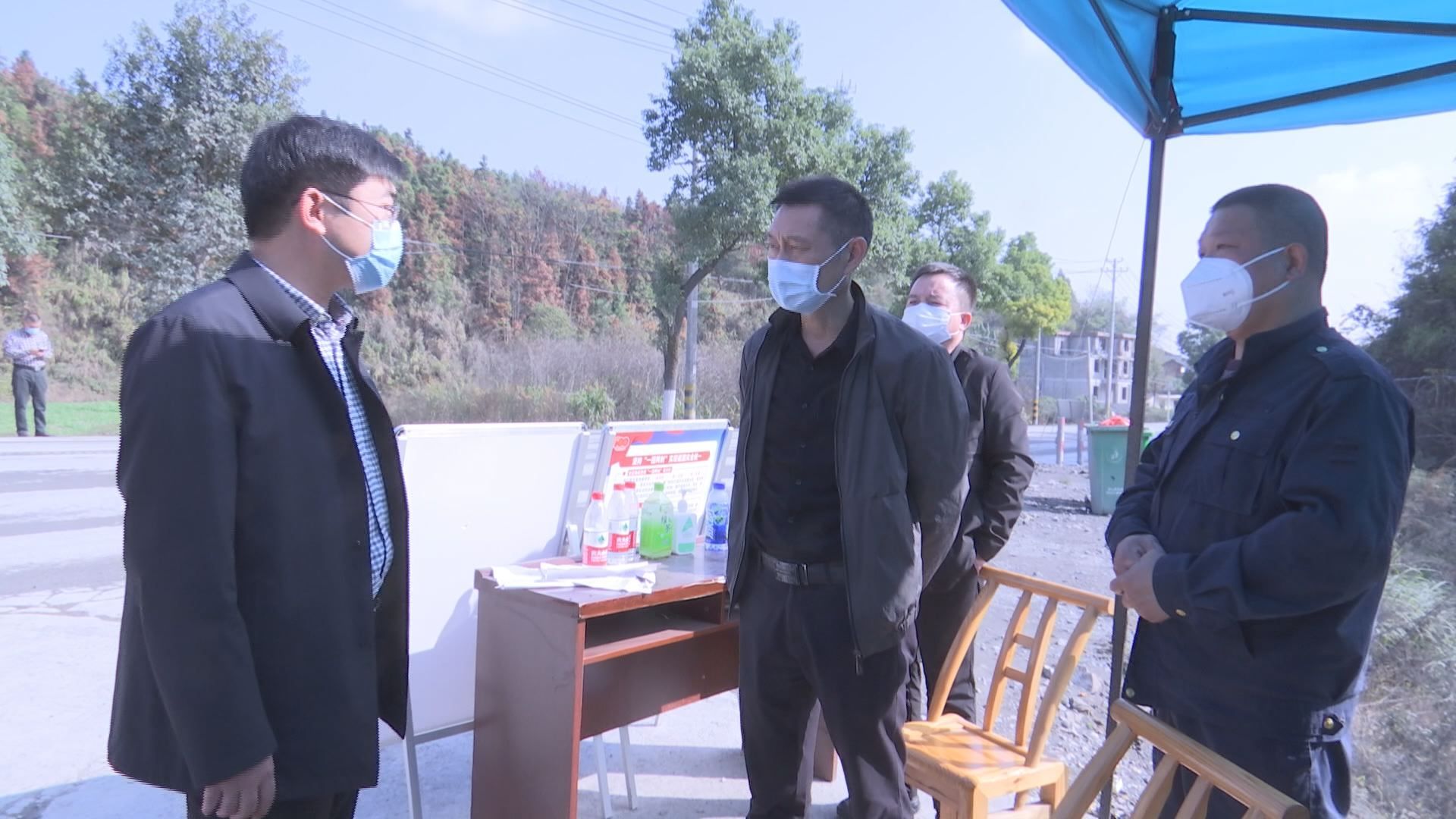 【科学精准战疫情 群防群控筑防线】v视|通山县卫健局领导检查乡镇