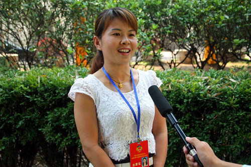 "来自南垸一线教师的政协委员吴丽蓉同样坚定地对记者说道,"作为一名