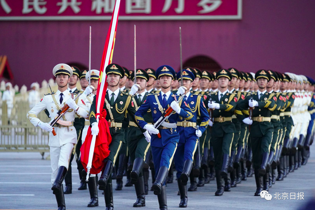 雄壮的国歌声响彻天安门广场今晨我们会自豪地说 这是我们中国