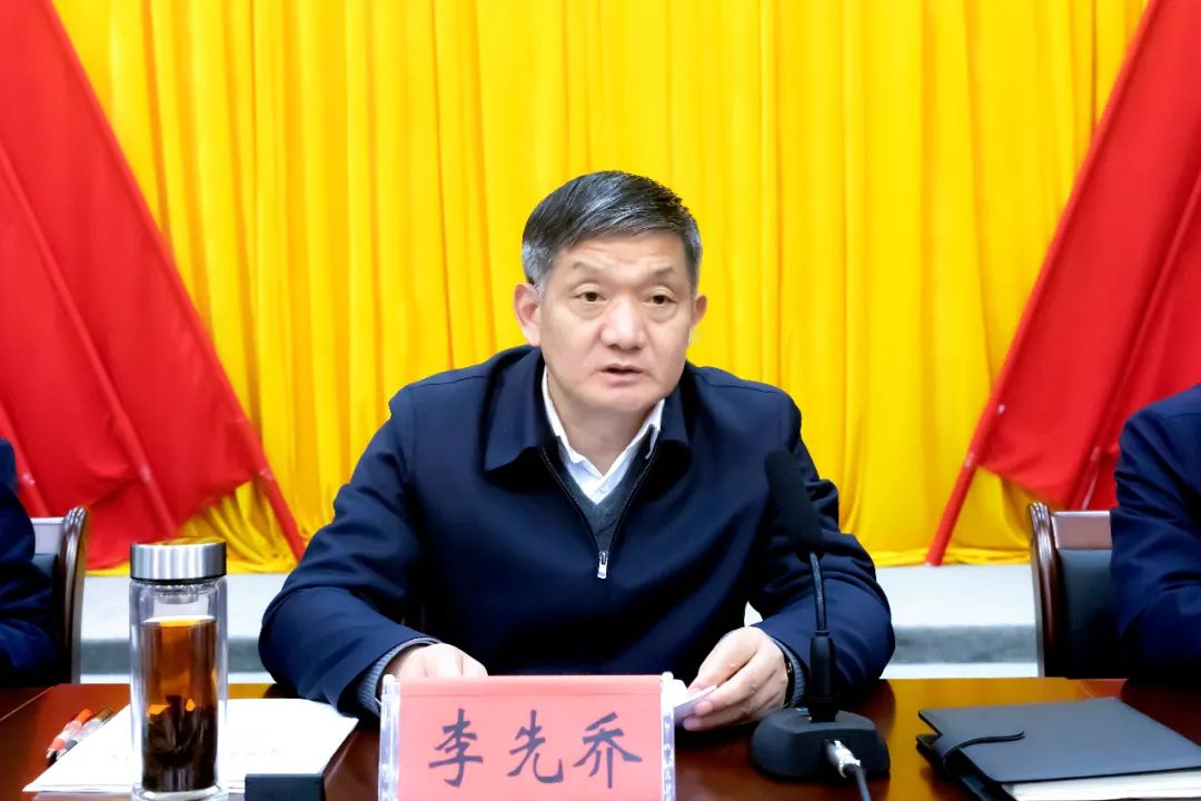 市领导徐小林,罗旋,袁江涛,徐保成出席会议.各乡镇(街道,开发区)党