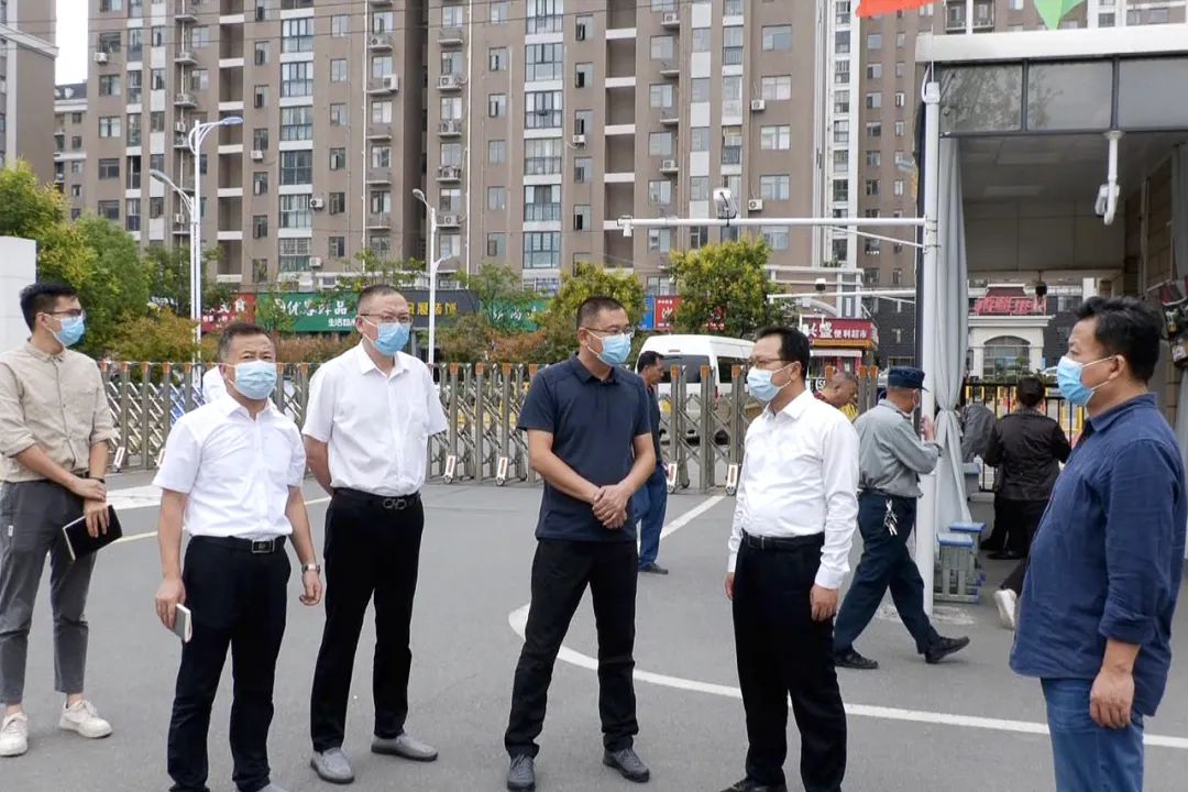 安陆丨黄国威在督导检查疫情防控工作时强调坚持一线工作法共同守好
