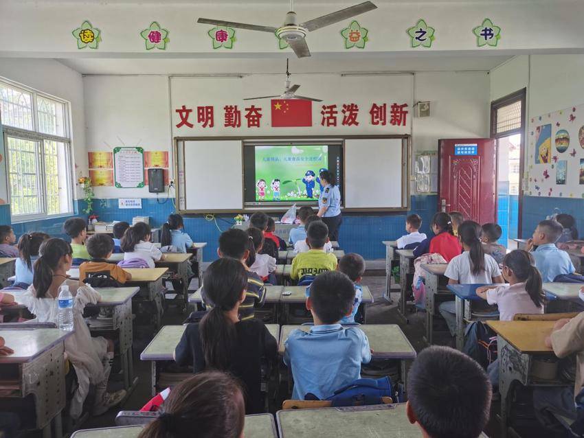 安陆市王义贞镇：食品安全宣讲进校园，守护校园好“食”光.docx