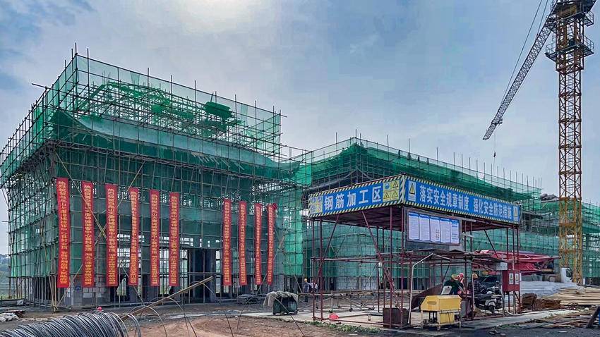 安陆市烟店镇：大唐诗城项目游客中心封顶.doc