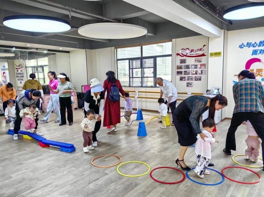 安陆市府城街道北正社区开展“萌宝成长之旅---开启智慧早教之门”公益亲子活动.docx