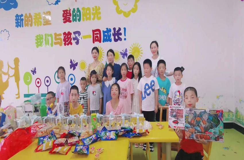 爱洒福利院，真情暖人心.docx