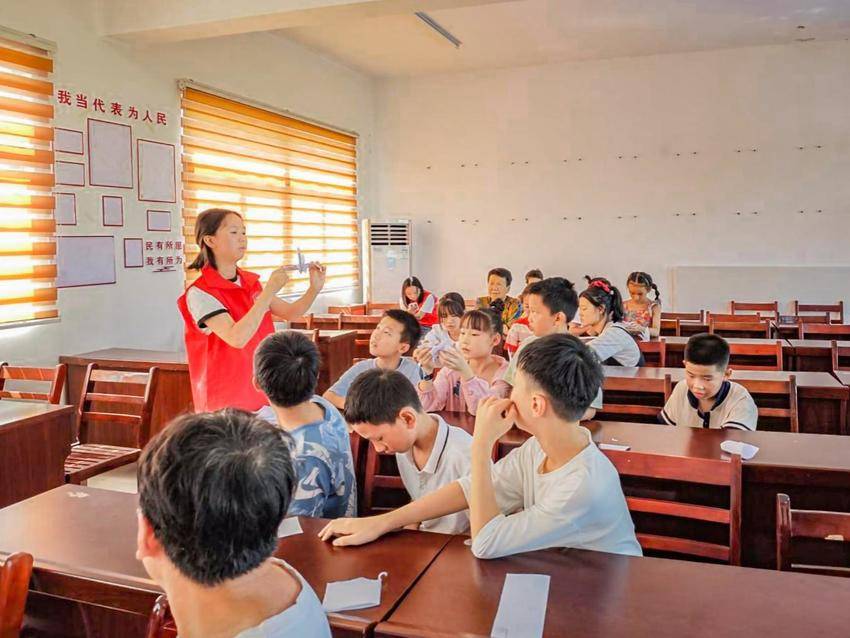 安陆市陈店乡同兴社区“暑假学堂”爱心托管班开班.docx