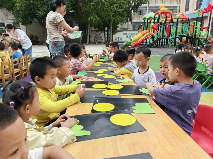 安陆市陈店乡中心幼儿园开展中秋节主题活动.docx