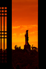 0b1aeb00fdc5dd0b38db7566000d955.jpg 图片