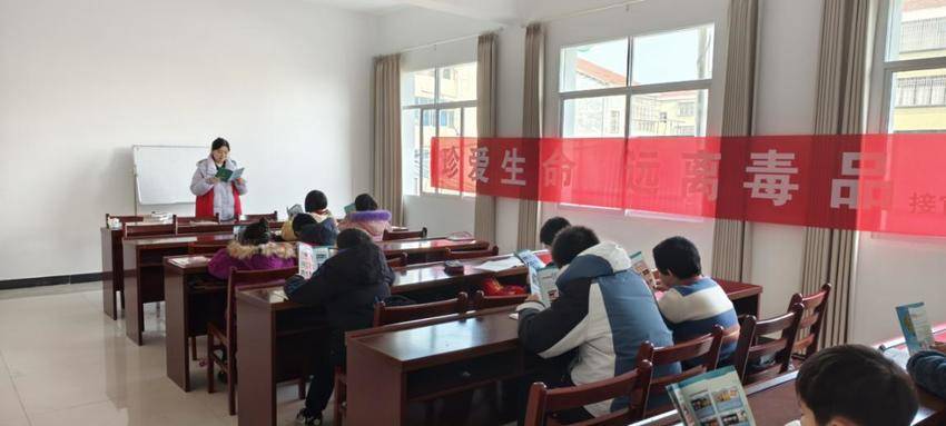 安陆市接官乡：寒假课堂开讲 护航青少年无毒假期.doc
