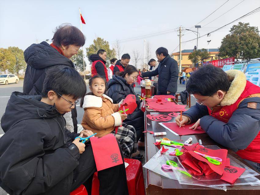 新春喜乐汇，年货节里暖意浓——安陆李店镇把“稳稳的幸福”送到家门口.docx