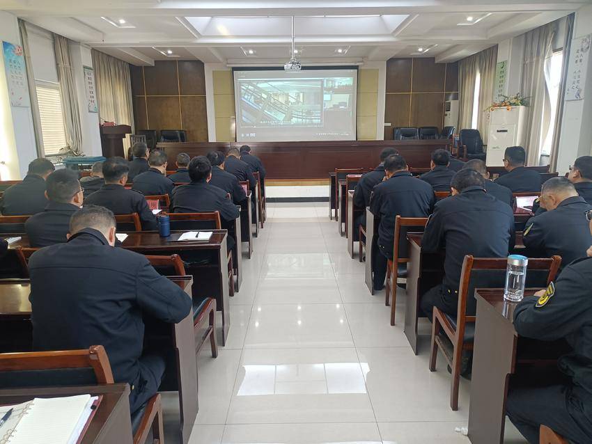 安陆市市场监管局开展特种设备安全监察人员能力提升培训.doc