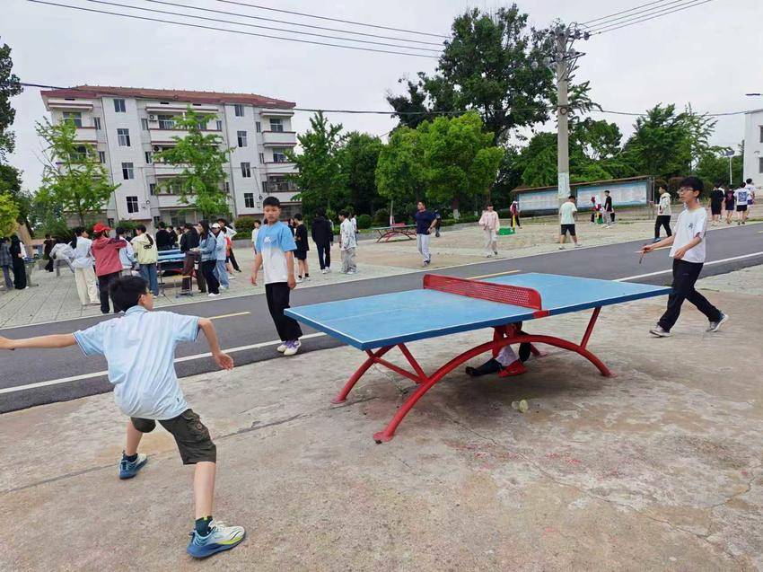安陆市王义贞镇初级中学：以运动之名 赴成长之约.doc