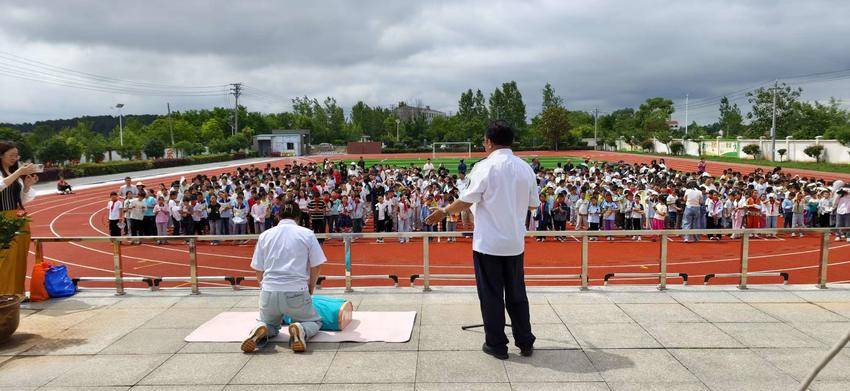 安陆市雷公镇：平安宣传进校园，护航少年成长路.doc