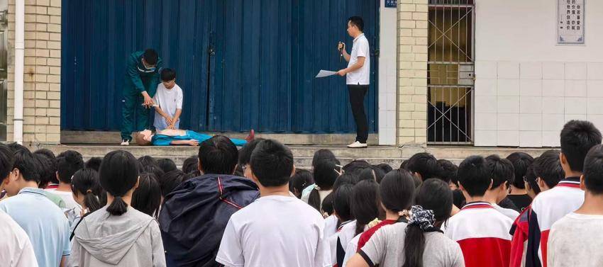 安陆市王义贞镇初级中学：筑牢生命防线 守护青春安全.doc