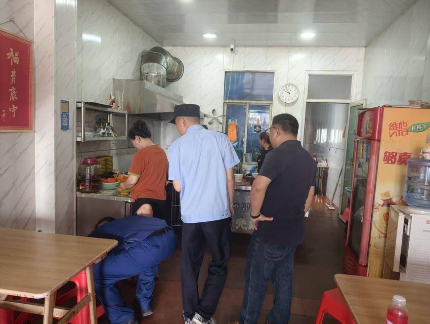 安陆市巡店镇多部门联合开展端午节前安全生产大检查.doc