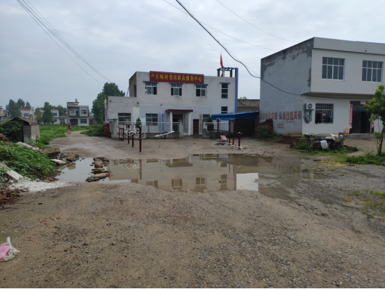 处于汉川,应城,天门三市交界地,是汉川西部边远乡镇最边远的行政村,是