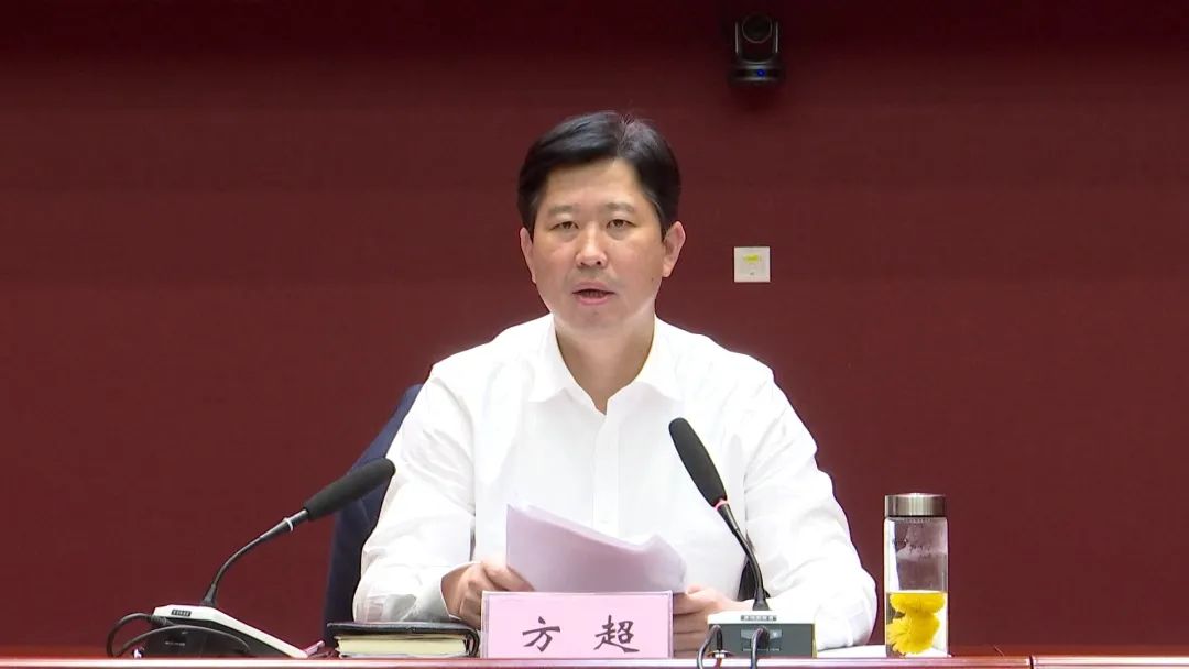 汉川市人大常委会副主任何雄武,副市长刘伟出席会议