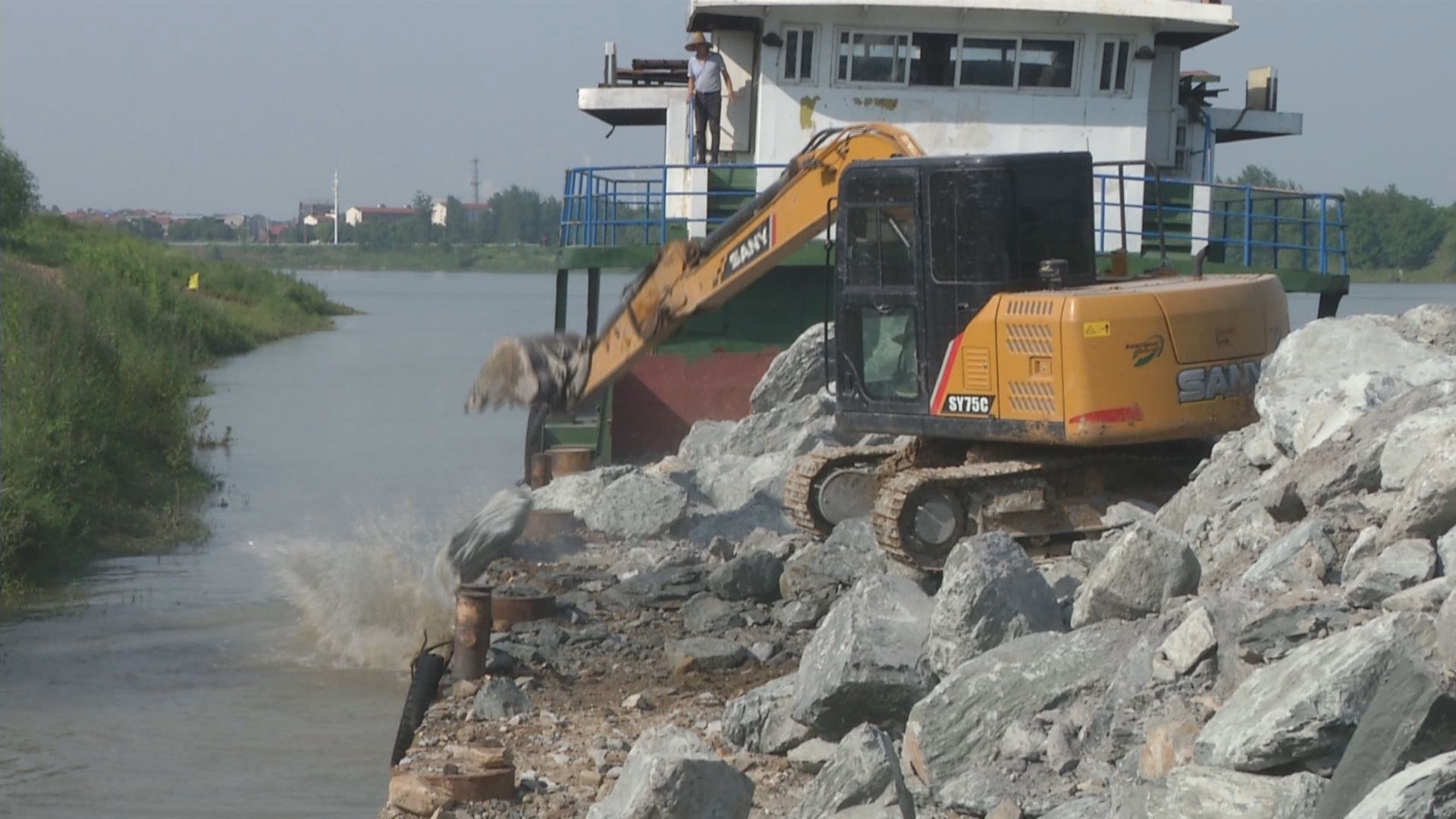 水利局抛石固脚汉川9处隐患已整治完成