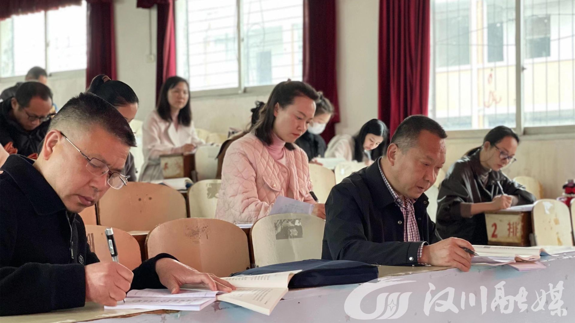 钟山区二小老师照片集图片