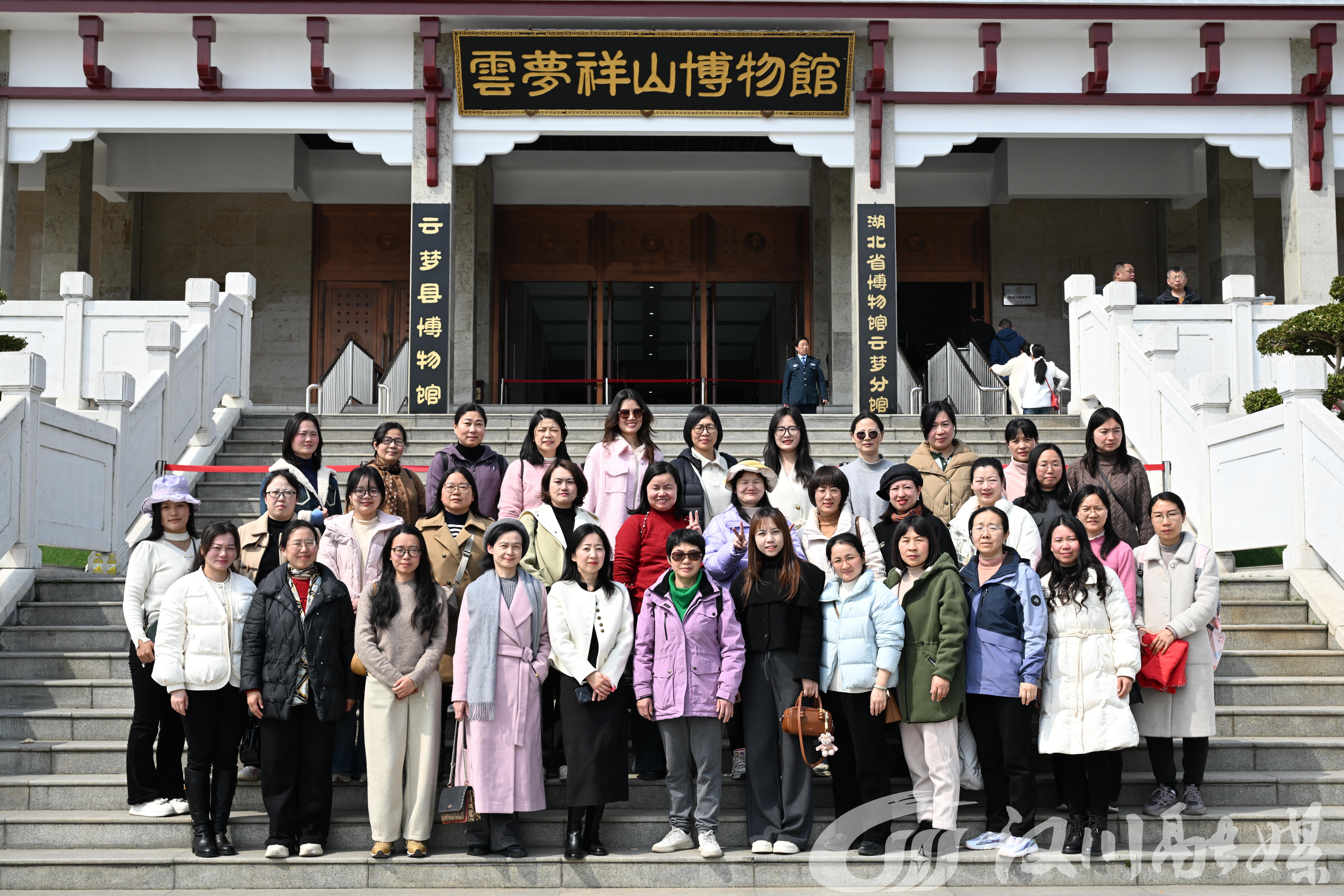 "三八"妇女节,汉川一中女教师赴云梦开展拓展活动