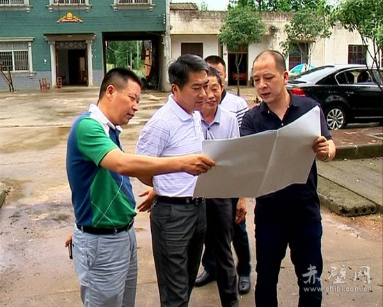 刘训林调研赤壁市各乡镇办便民服务大厅建设情况刘训林一行先后前往赤