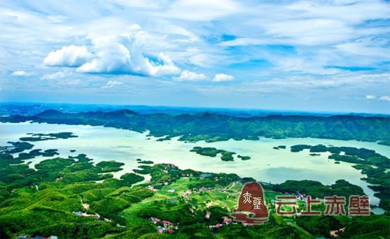 陆水湖道教胜地葛仙山陆水湖办事处芳世湾村农家乐负责人告诉记者:我