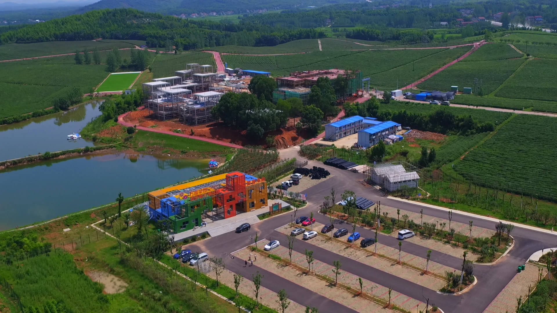 赤壁新景俄罗斯方块小镇是您休闲放松的好去处