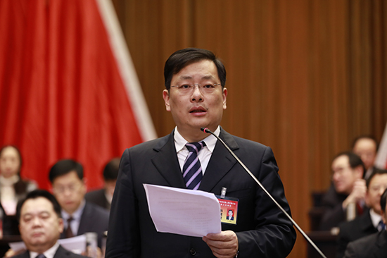 v视i聚焦咸宁两会咸宁市五届人大三次会议隆重开幕丁小强主持大会