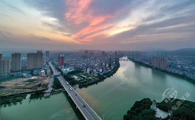 美图俯瞰赤壁魅力小城