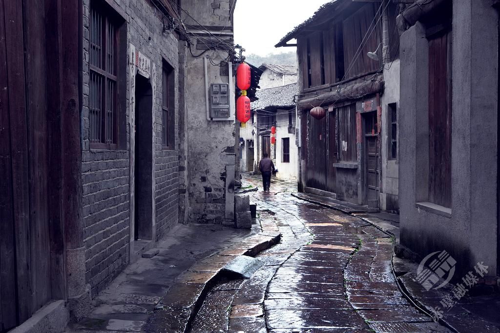 美文青石街与万里道