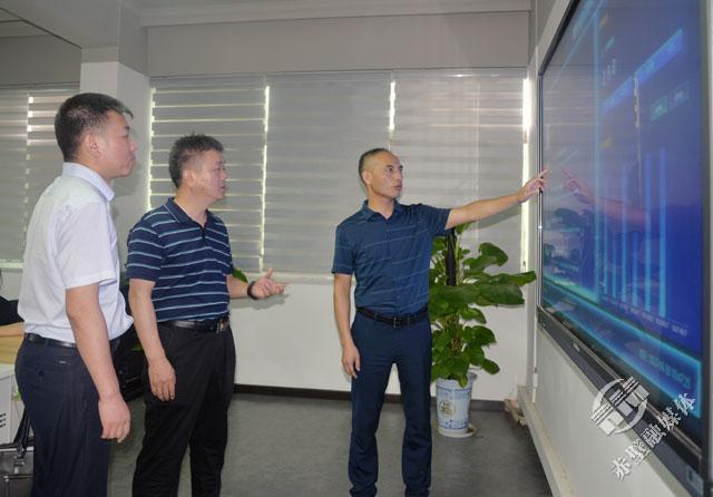 下基层察民情解民忧暖民心毛崇谋来赤壁开展下基层察民情解民忧暖民心