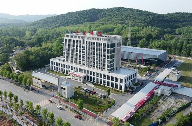 近年来,在赤壁市委,市政府的坚强领导下,赤壁市疾病预防控制中心干部