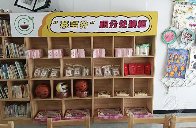 引导村民积极参加志愿活动,换取积分,设置"记账员"和"积分兑换柜",用