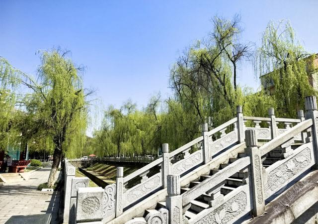 湖北赤壁:一城春色半城花 满目春景入画来_长江云 - 湖北网络广播电视