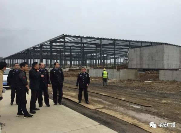 随后,徐同炳同志走访了临空分局,对扫黑除恶,打击电