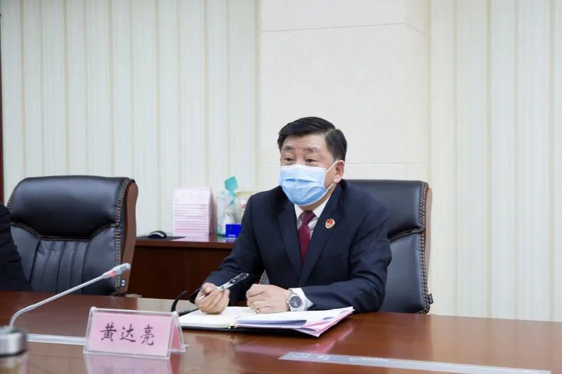 市委副书记政法委书记何开文到市检察院调研