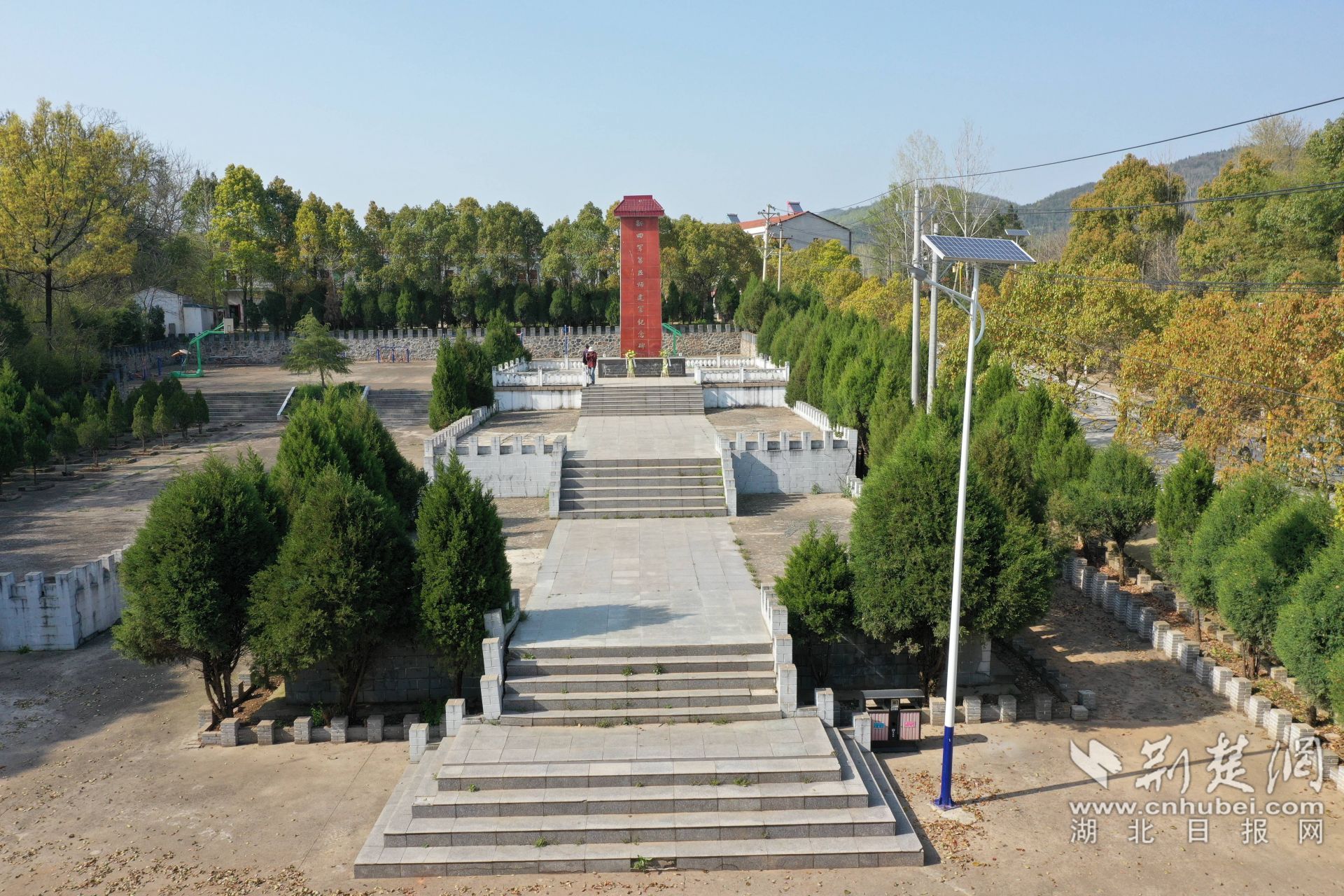 为缅怀革命先烈,安陆市于1984年修建了赵家棚抗日烈士陵园,陵园由抗日