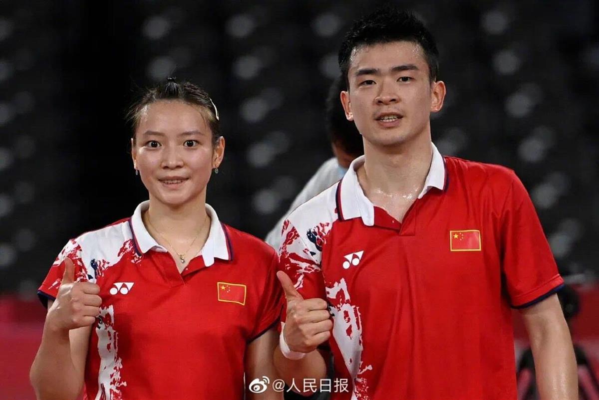 地大武汉学子提前包揽羽毛球混双冠亚军三人教练也是世界冠军