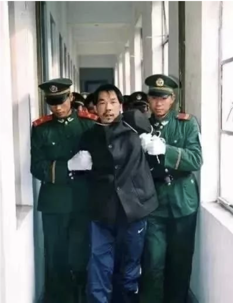 根据法子英的一审判决书显示,1996年7月,劳荣枝使用了假名"陈佳"在