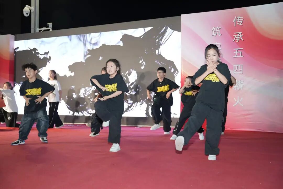 64cacd77bc316a9a447dd7712ec1efb3.jpg