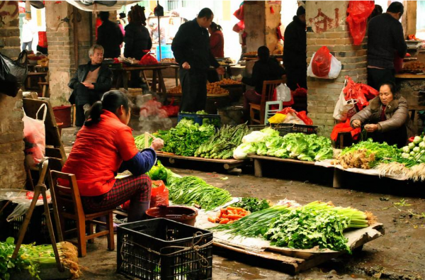 咸安鱼水路宏大市场夜间整治开始啦_云上咸宁