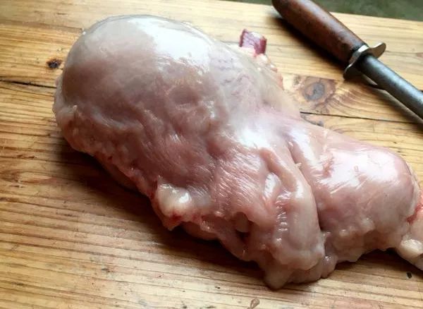 前在电视上看过这个东西,于是他让儿子在网一查,果然是极为少见的猪砂