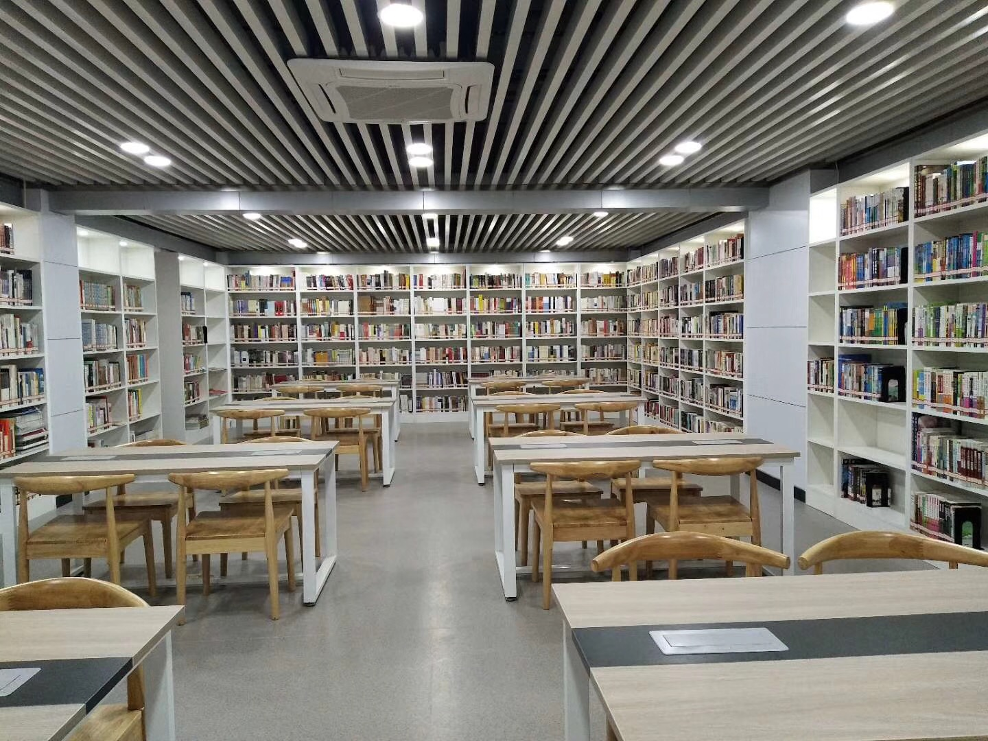 无人值守24小时开放图书馆是啥样全市第一家落户嘉鱼